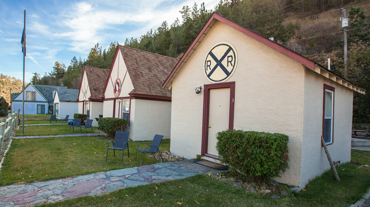 lodging Wolf Creek Angler