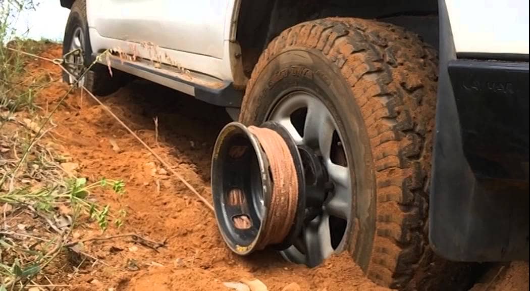 Car Stuck In The Mud? This Tyre Attachment Will Get You Out