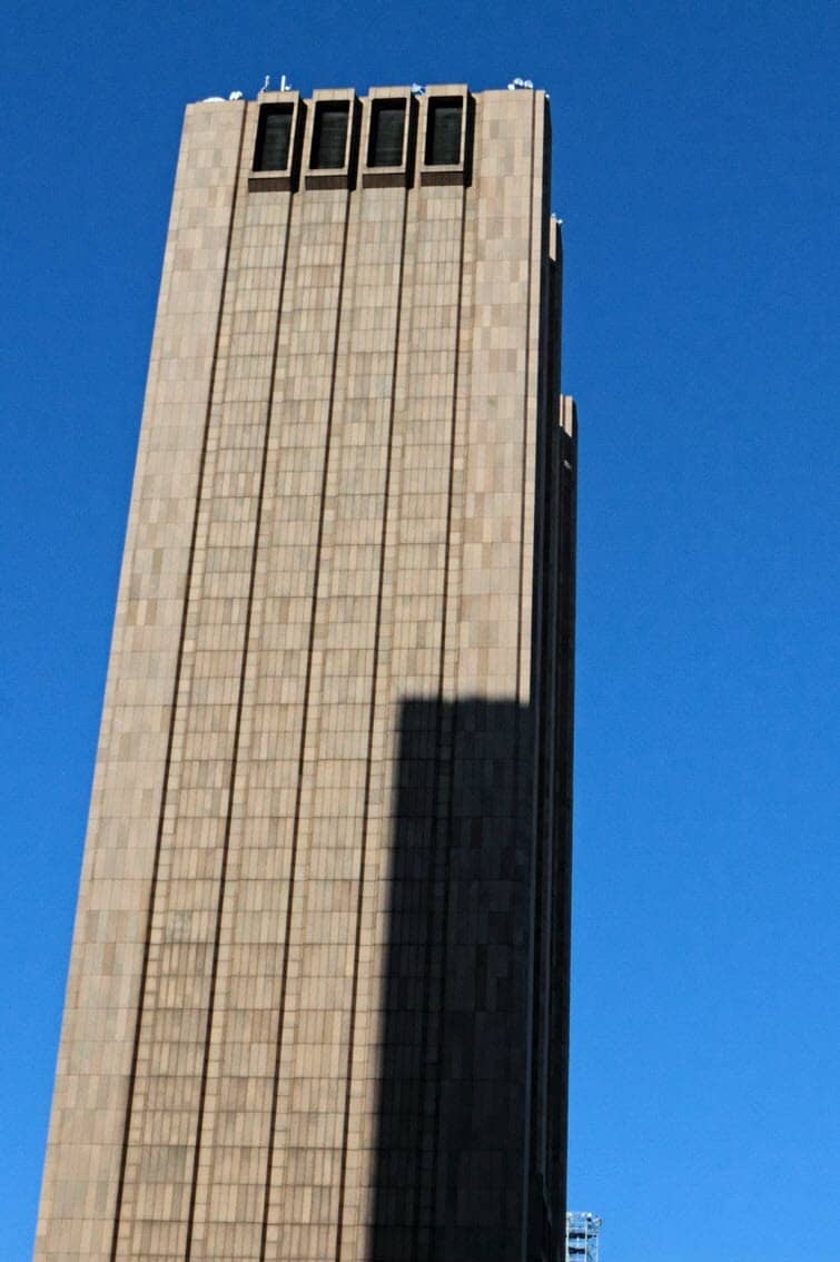 This 550 Foot Tall Skyscraper In New York Has No Windows