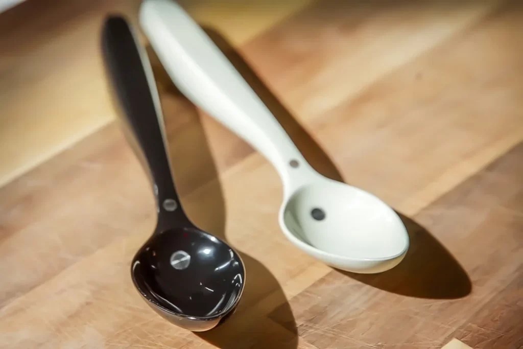 This New TongueZapping Spoon Can Enhance The Flavor Of The