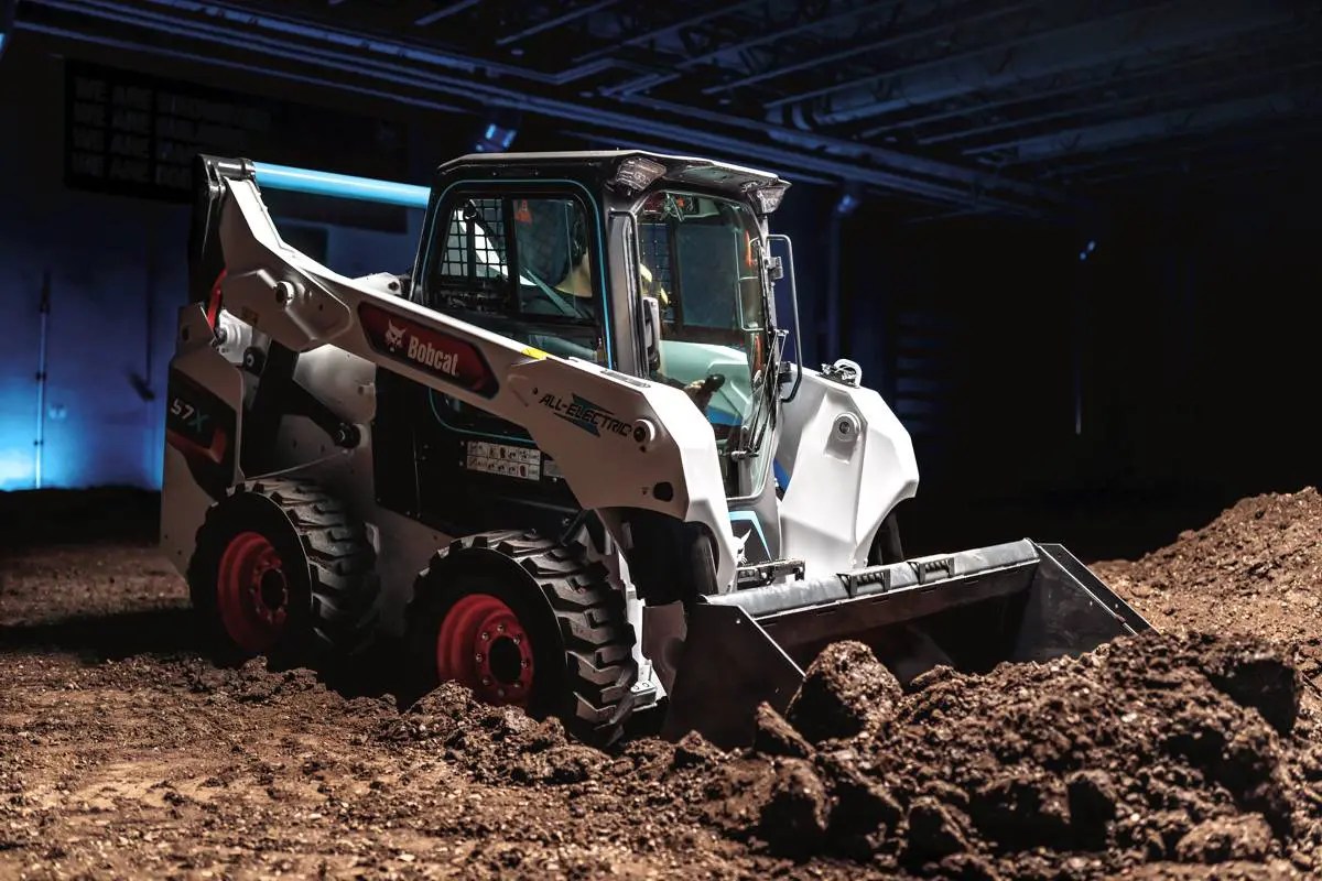 This Is The World's First Completely Electric SkidSteer Loa