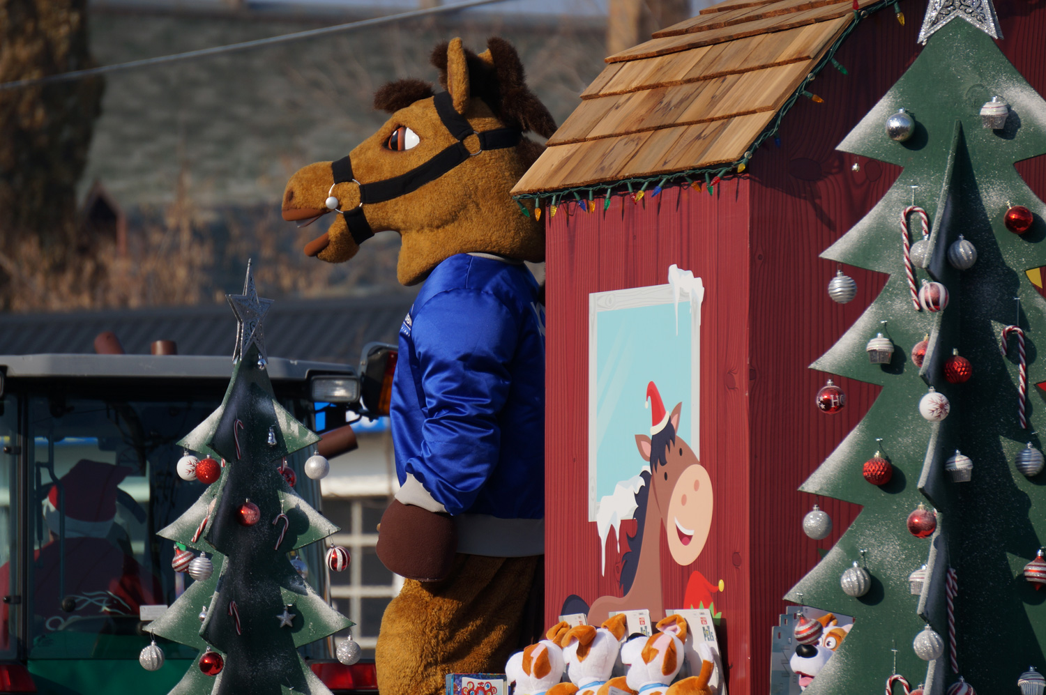 Woodbine helps spread holiday cheer in North Etobicoke Santa Claus