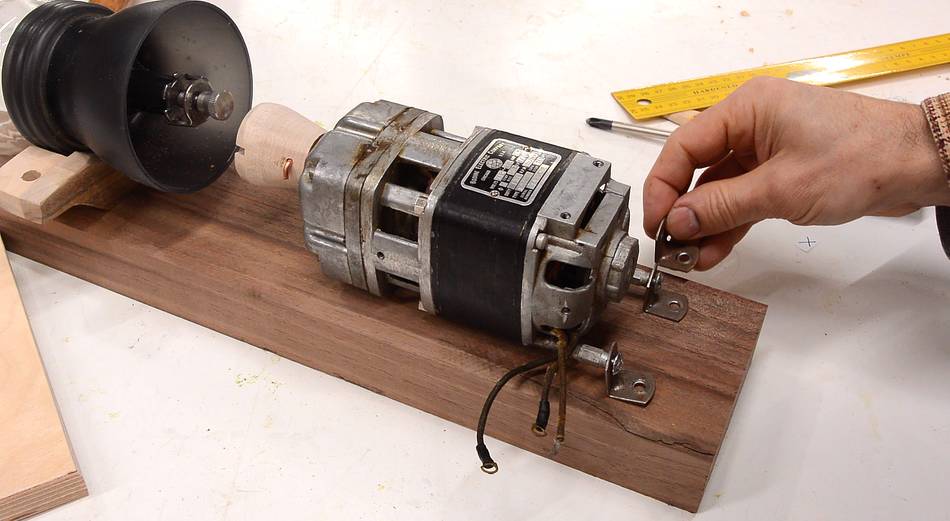 Motorising a handcranked coffee grinder