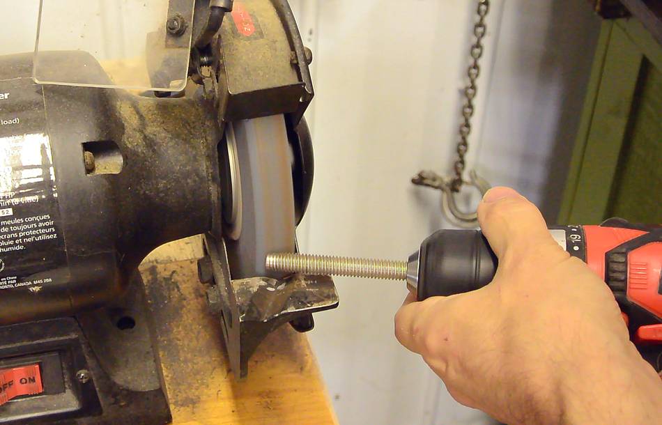 Making wood thread taps