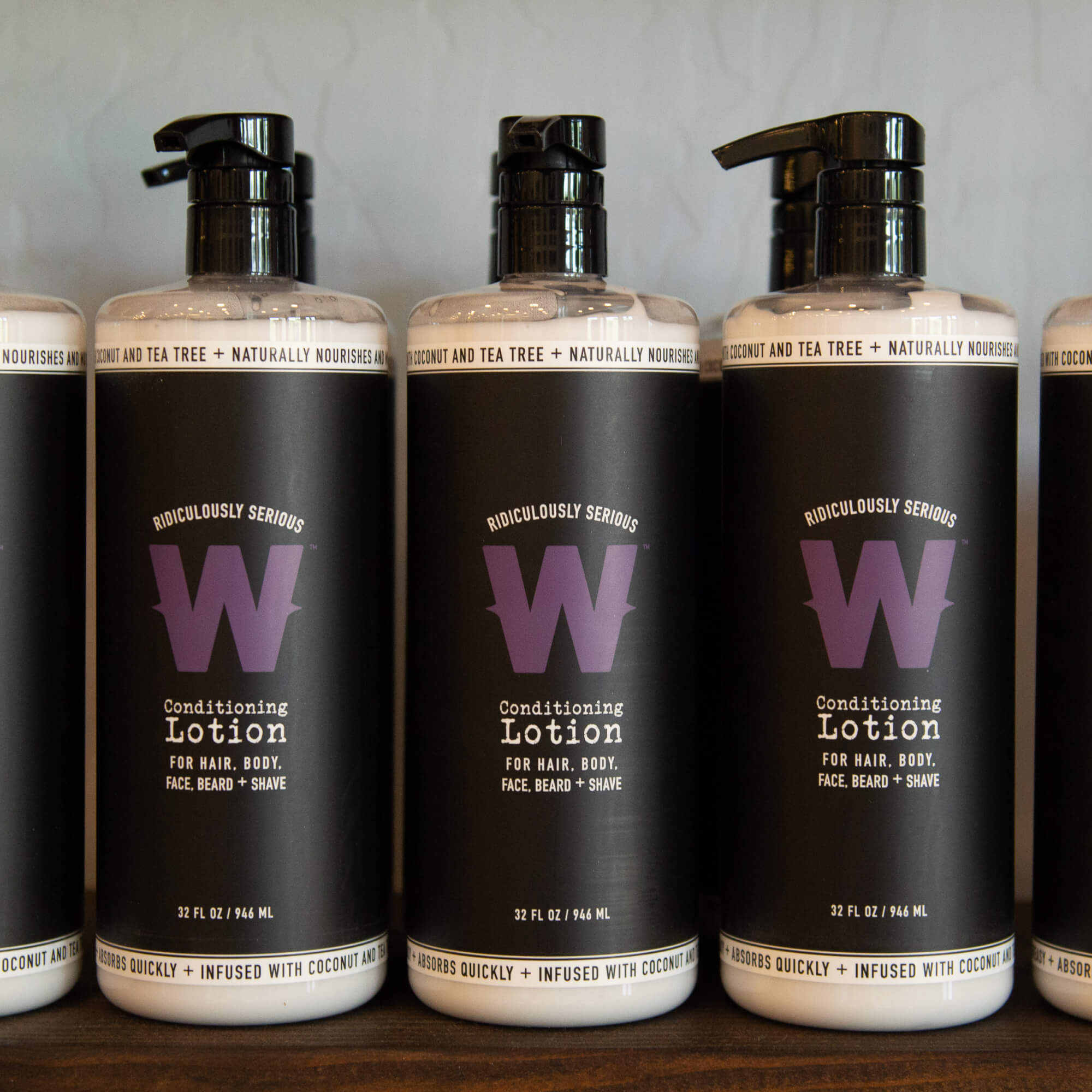 Men's Leave In Conditioner & Oil Control Lotion Woodlee's Supply