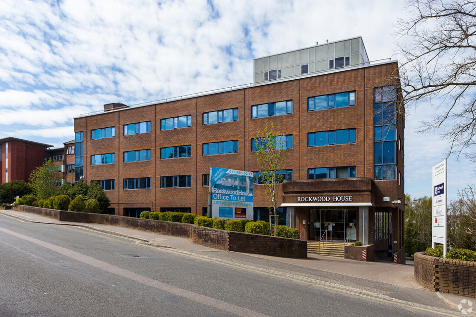 Woodside CoOwnership Just13 miles from Gatwick Airport, this