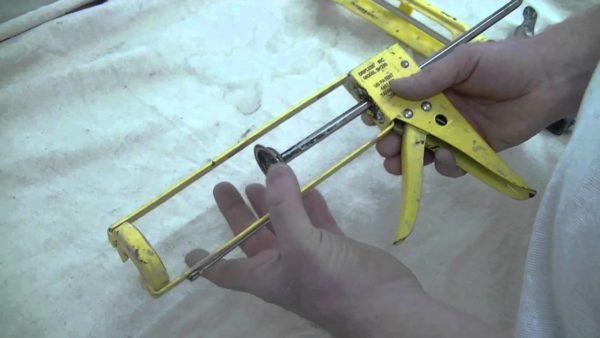 5 Best Electric Caulk Guns of 2020 Reviews & Buying Guide