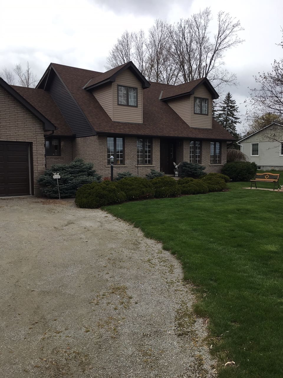 573 Dundas Street E Woolcott Real Estate