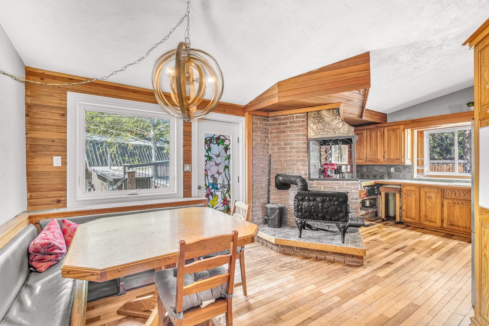 1586 4th Concession Road West WOOLCOTT