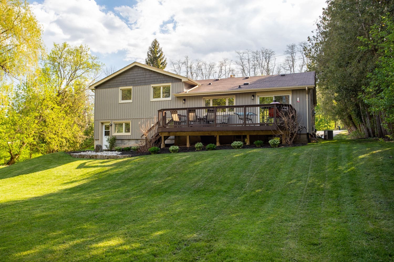 1749 Waterdown Road WOOLCOTT