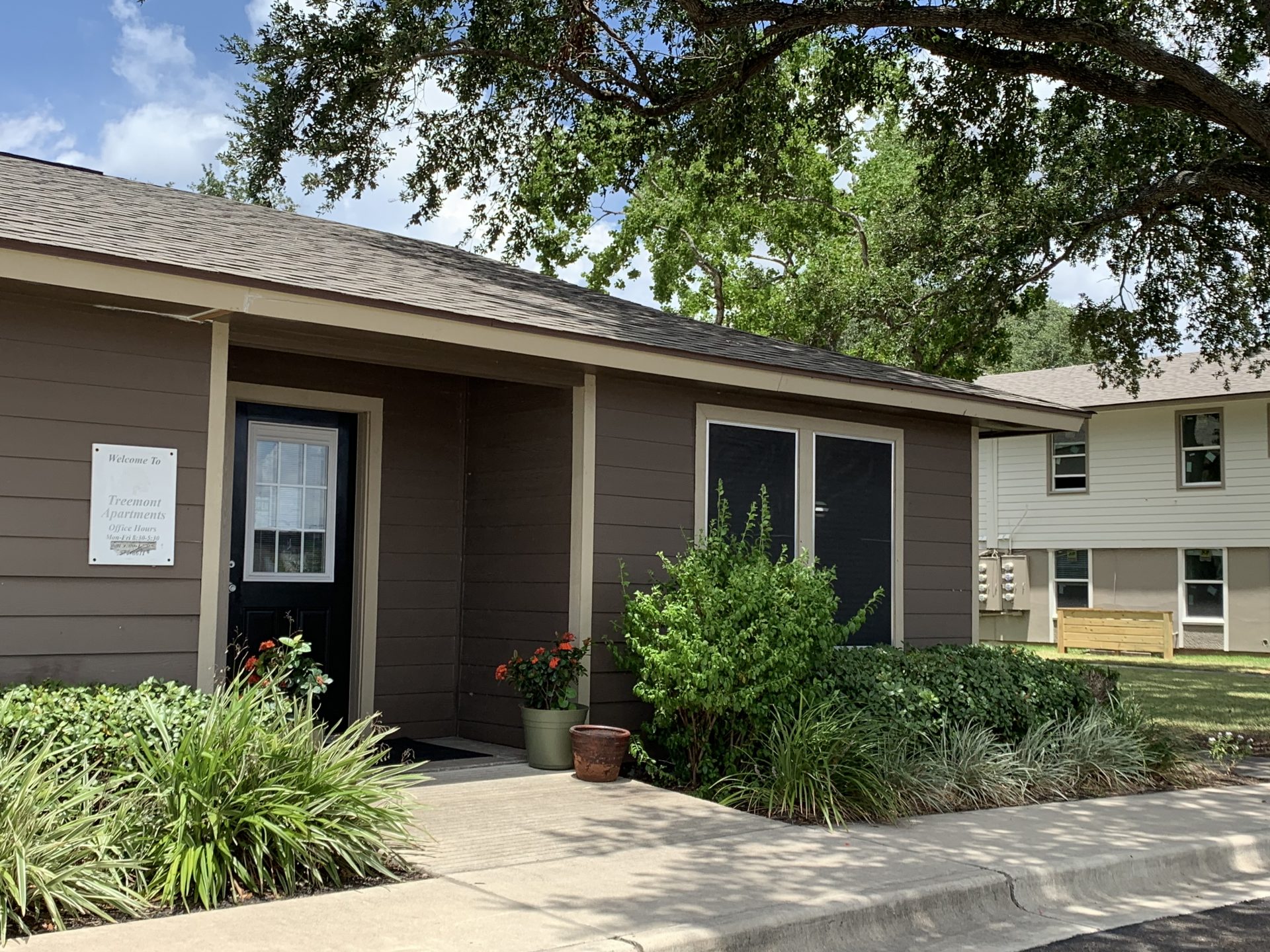 Treemont 3104 Sam Houston Drive Woolson Real Estate, Inc.