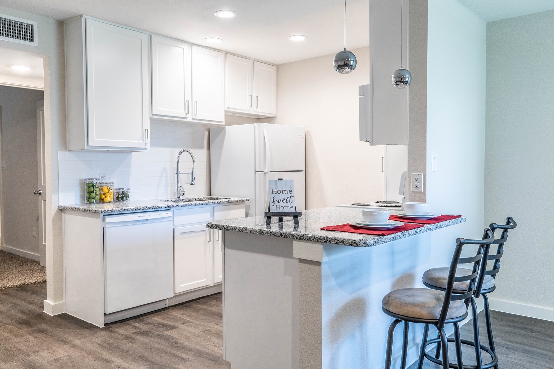 Midtown Apartments 1810 E Colorado St Woolson Real Estate, Inc.