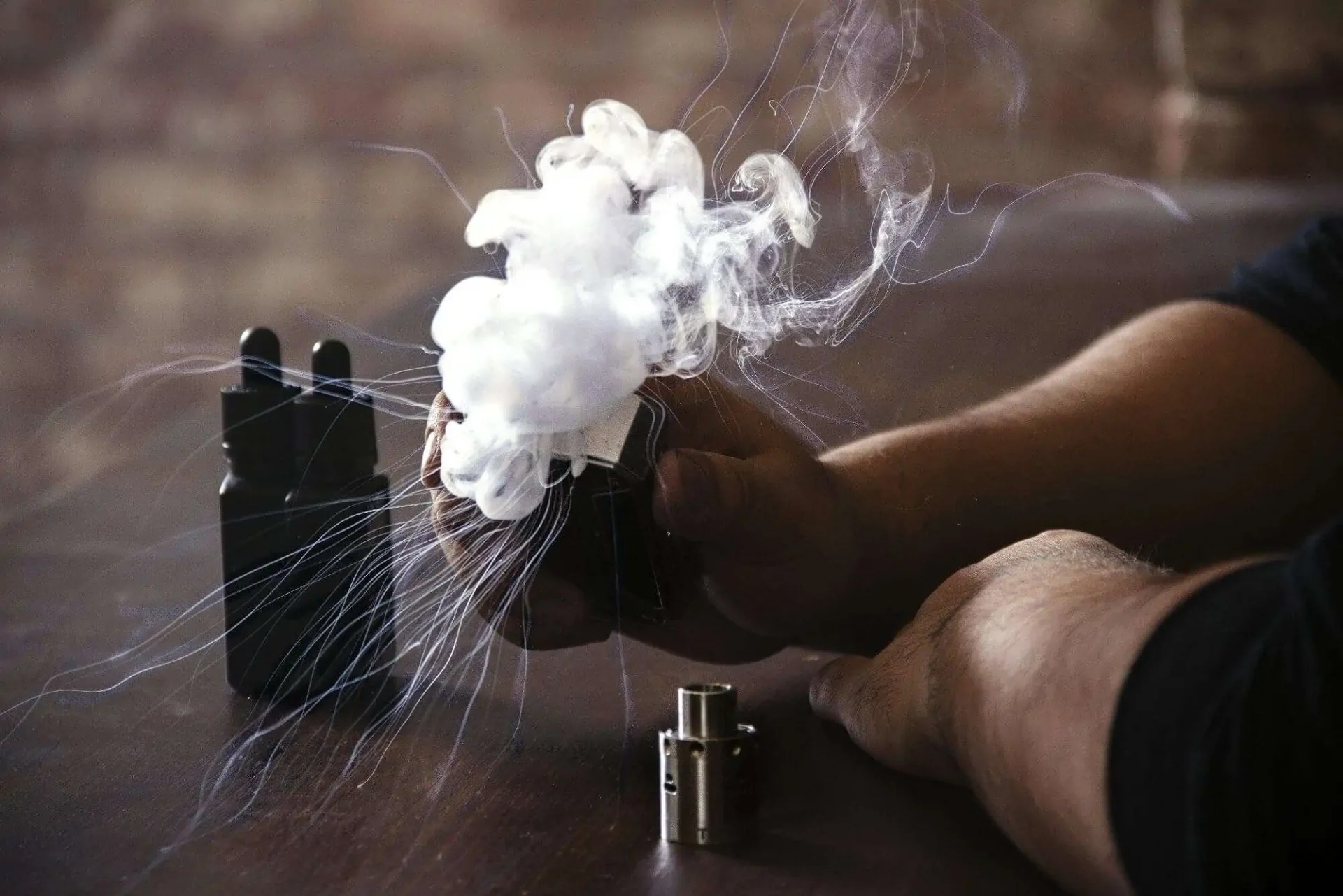 How To Stop Your Vape From Spitting Woomi