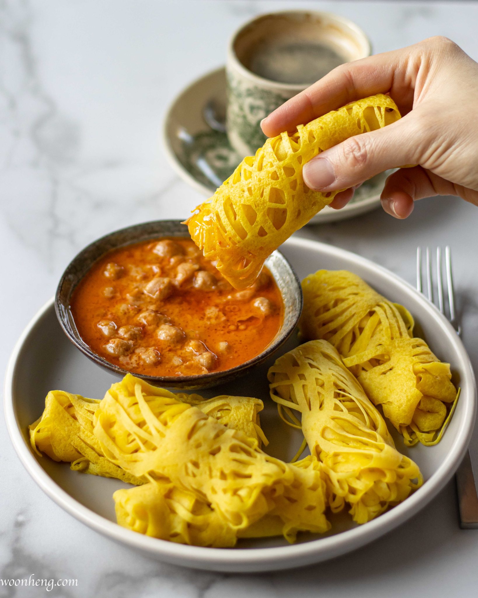 How to Make Roti Jala Crepe) '网煎饼' WoonHeng