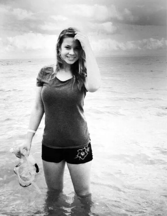50 Bindi Irwin Bikini Pictures (Hot & Sexy) - Woophy