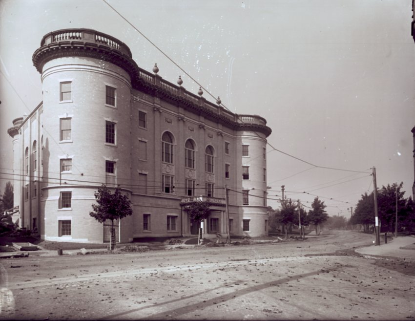 luce585 Worcester Historical Museum Library and Archives
