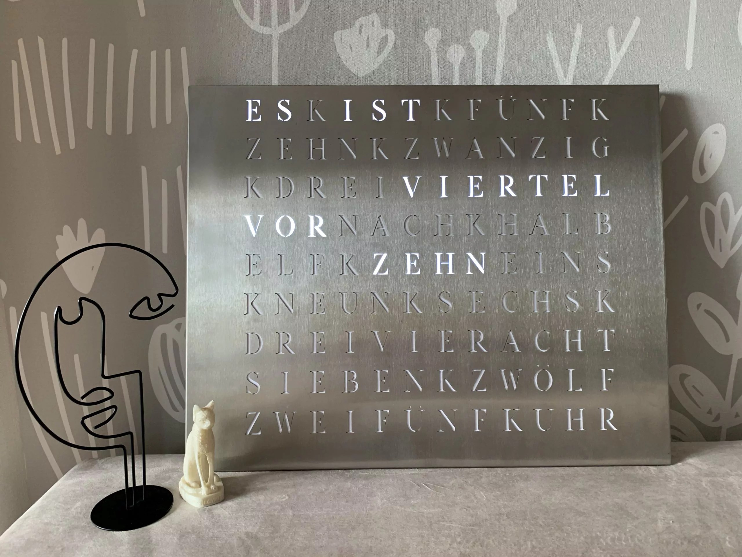 WordClock Jupiter Edelstahl gelasert Die Wortuhr aus Stuttgart