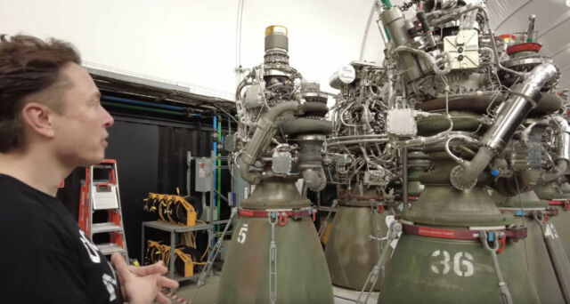 Elon Musk Explains SpaceX's Raptor Engine | WordlessTech