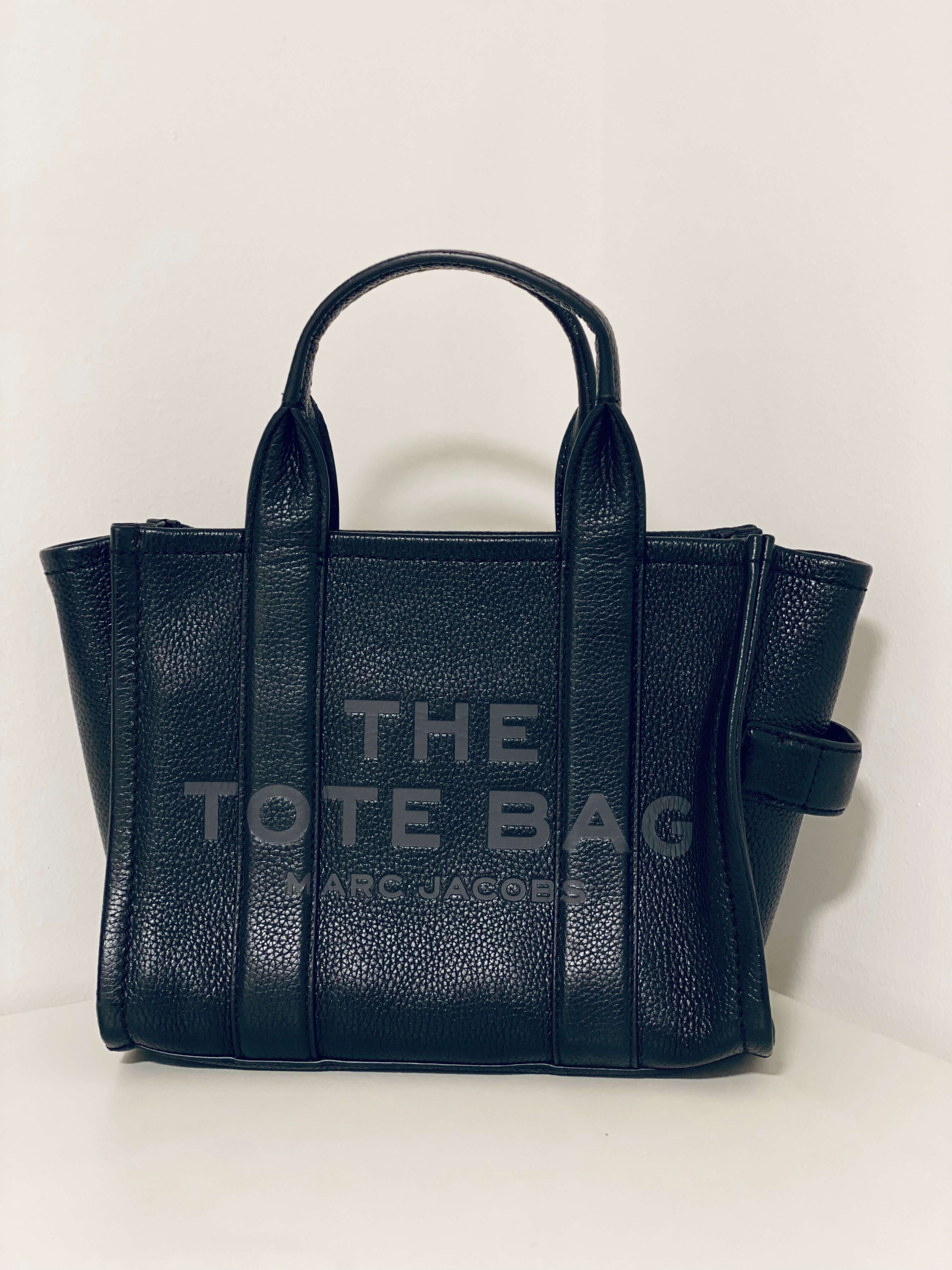 THE ULTIMATE MARC JACOBS TOTE BAG REVIEW CANVAS VS. LEATHER Word Nerd