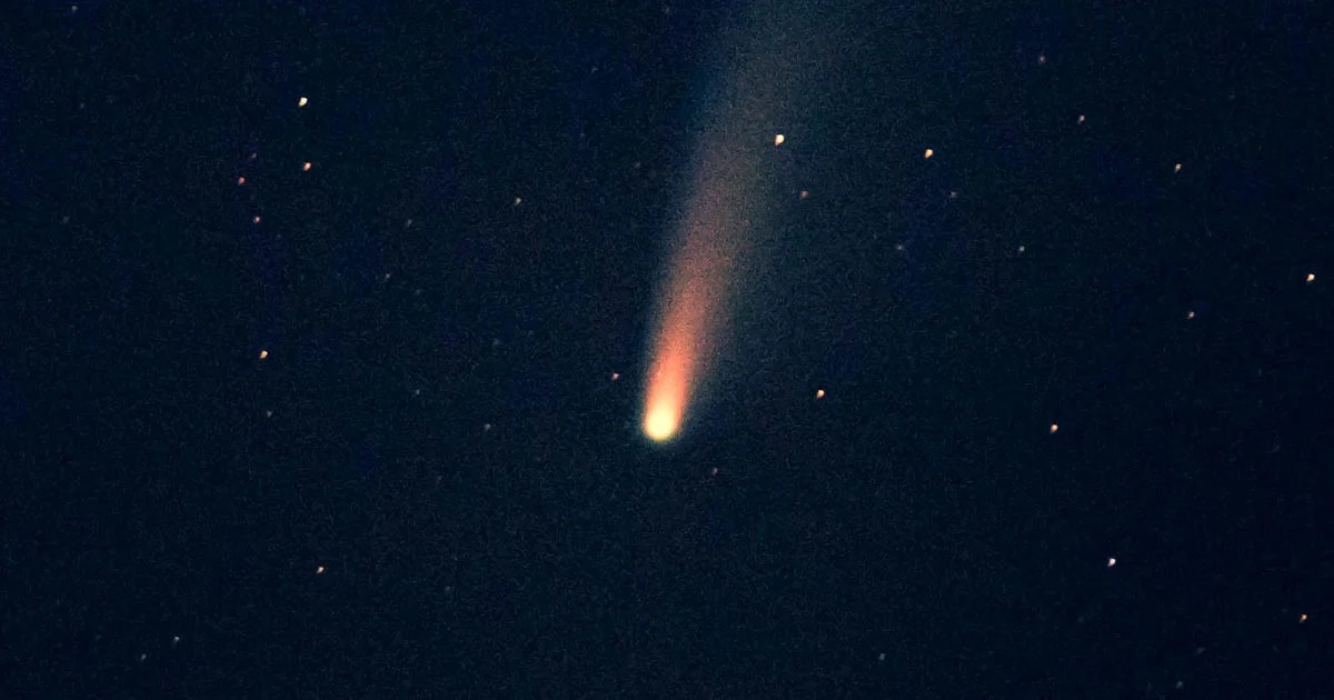 The Mysterious Object Cruising Toward Mars Is Doing Something Very Peculiar