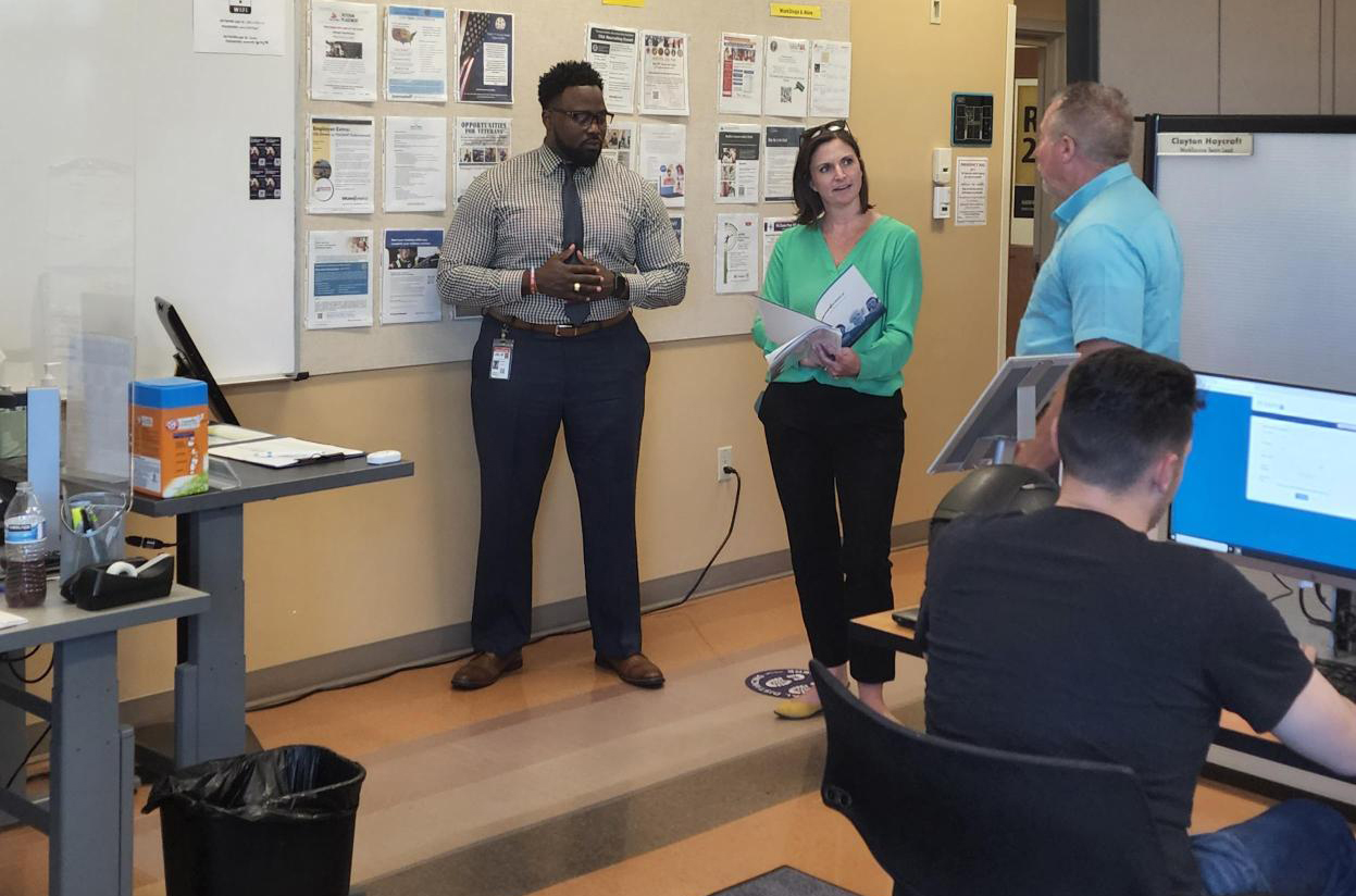 WorkSource JBLM Offers Warm Hand to Transitioning Service Members