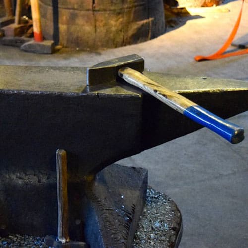 Best Types of Blacksmith Hammers 2021 (Pros, Cons & Uses) Working the