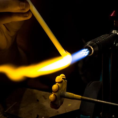 Lampworking vs. Glassblowing What’s the Difference? (Updated