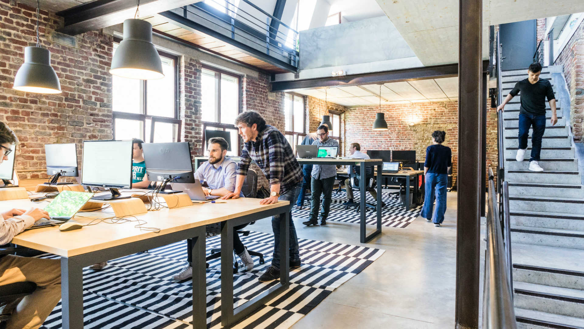 Workplace design harms productivity? Savills finds UK workers say ‘yes’