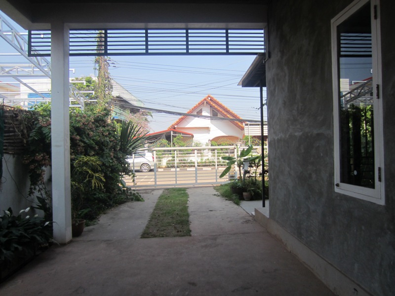 Work Live Laos (765) Modern home office for rent in Vientiane, Laos