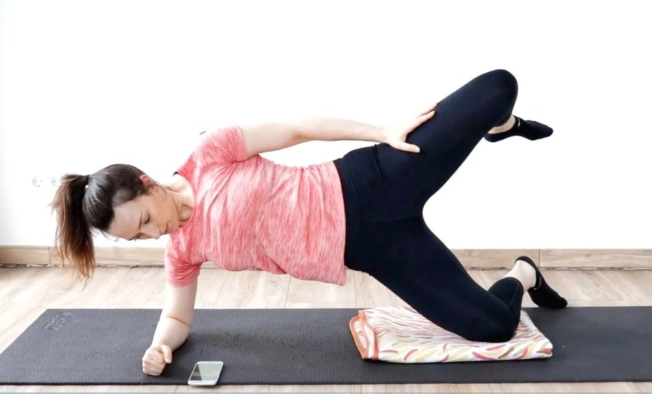 The 8 Best Bodyweight Glute Exercises To Start At Home