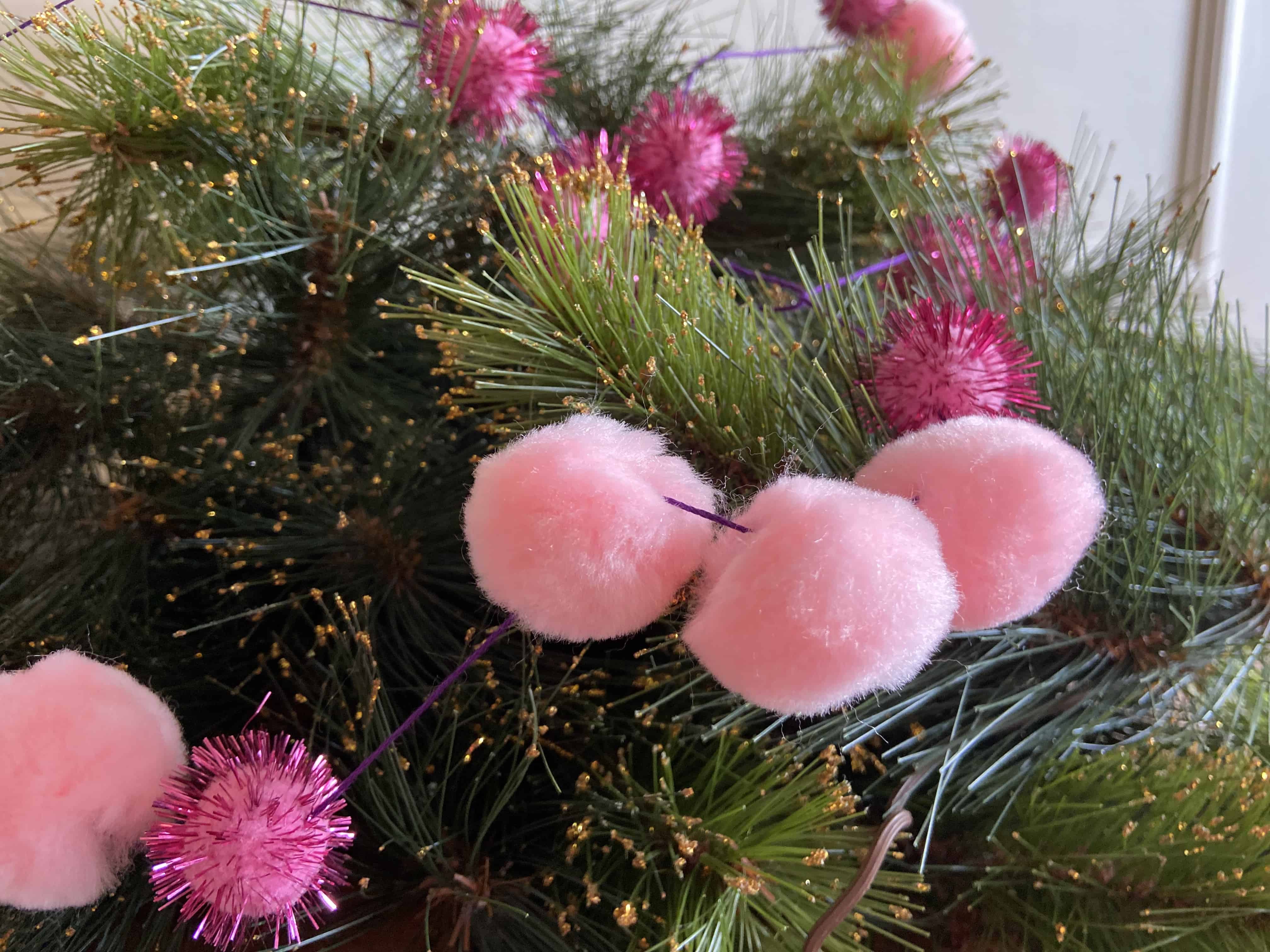 EASY CHRISTMAS POM POM GARLAND CRAFT FOR KIDS Work. Play. Mommy.