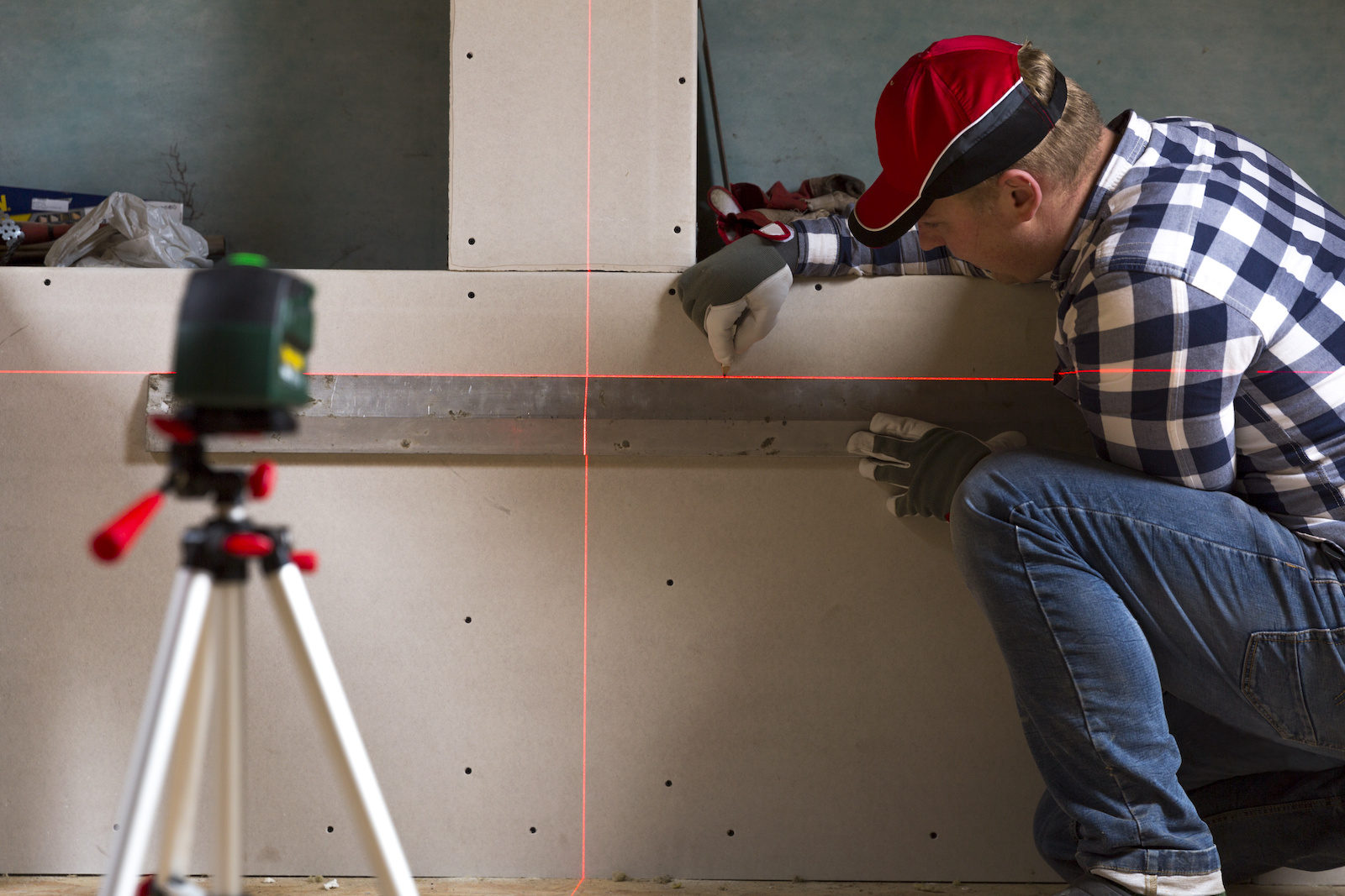 How to Calibrate a Laser Level 3 Methods