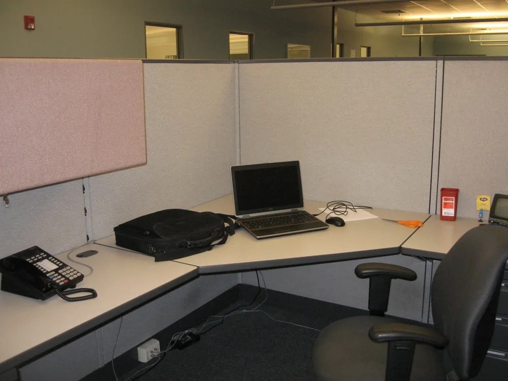 Cubicles vs Private Offices Which is Better? (Detailed Analysis)