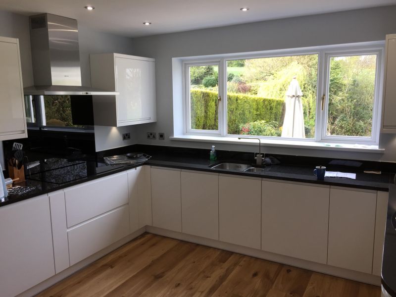 Expert Kitchen Worktop Fitters All Types Fitted at Best PricesSolid