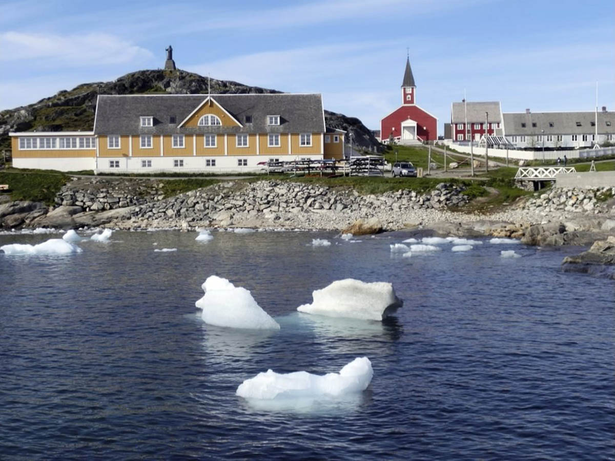 Greenland is melting due to extreme heat waves