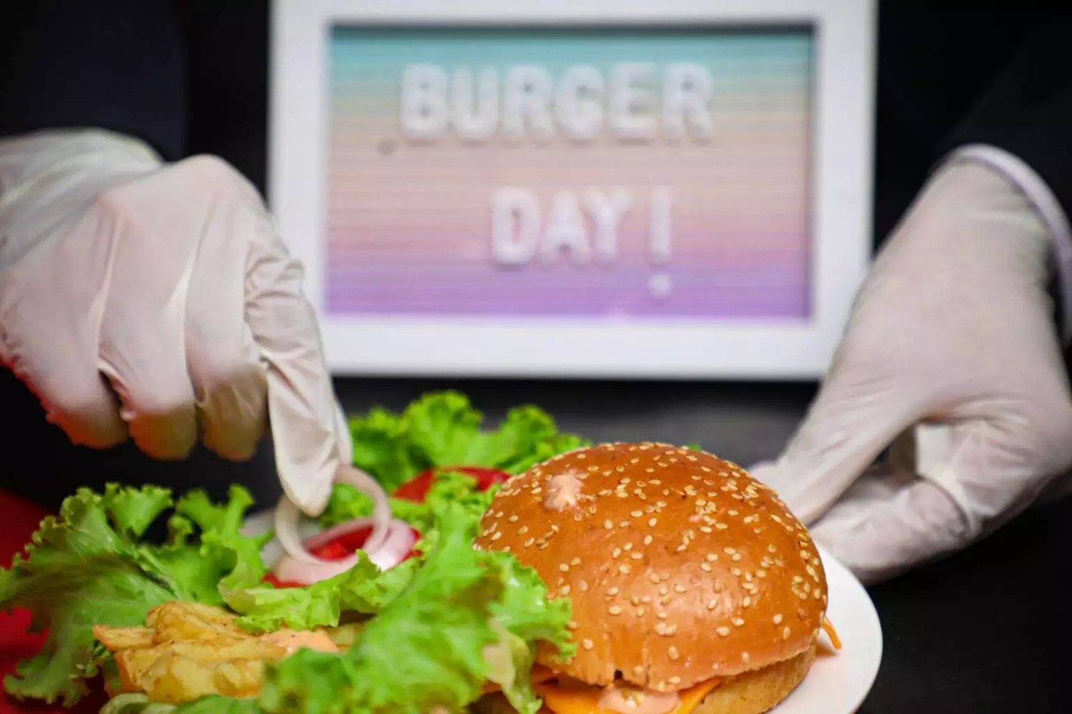 Record 1400 burgers made in a day as Chefs Association of Pakistan