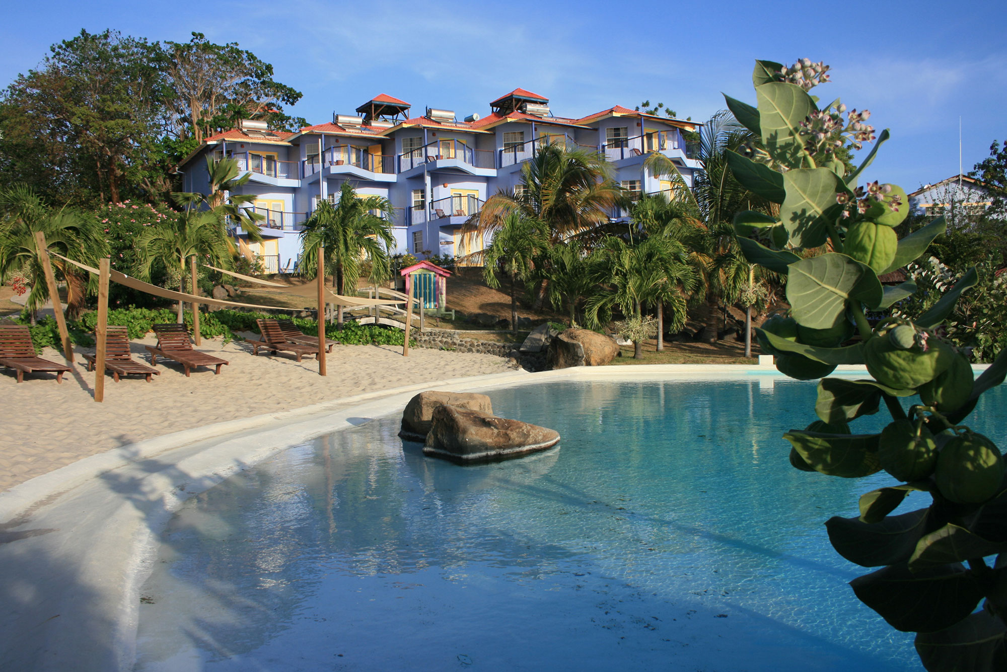 Aquanuts / True Blue Bay Resort World Dive Adventures