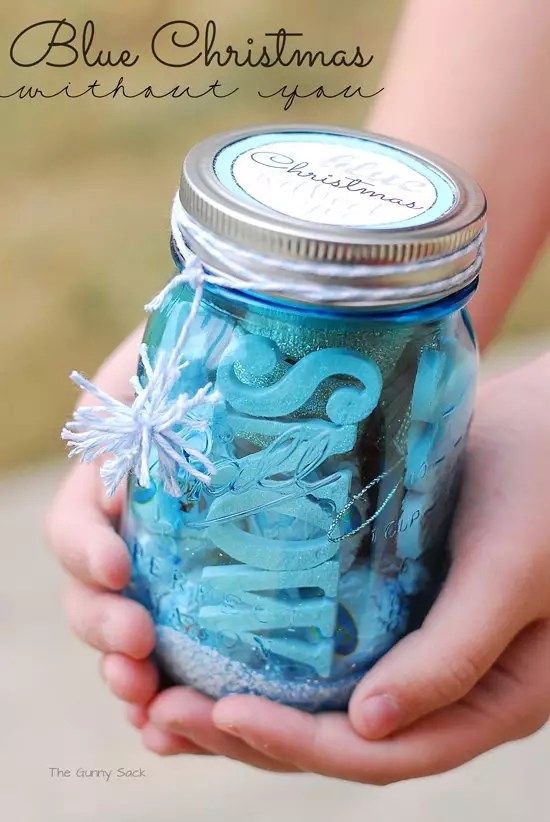 20 Inexpensive and Surprising Christmas GIfts in a Jar World inside pictures