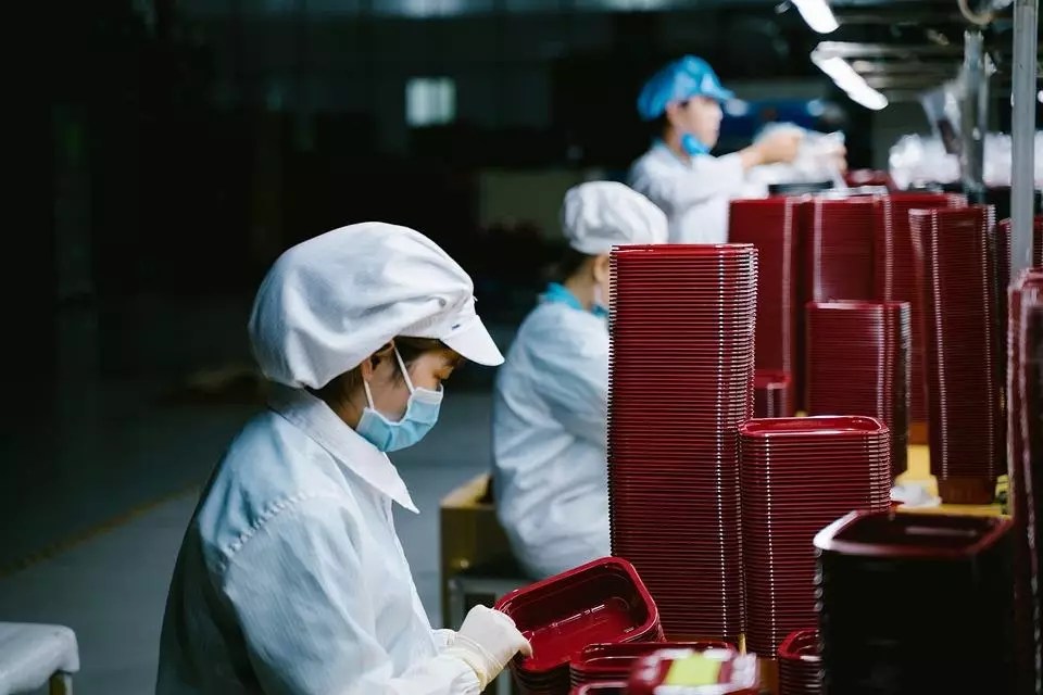 How Do Factories Work? A Quick Look into the Industry