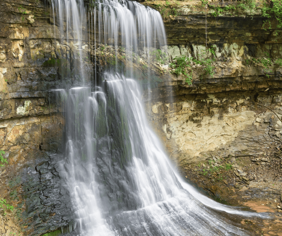 Ultimate Guide to Horse Caves, Massachusetts (Tours, Pricing, History