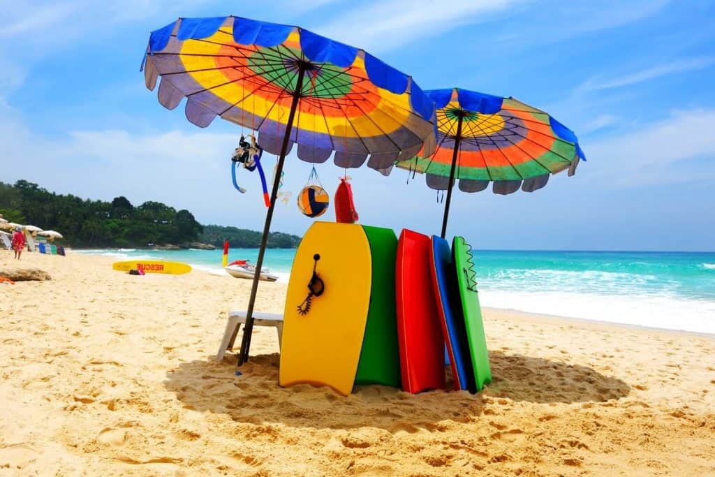 Bodyboarding vs. Surfing Comparison Guide