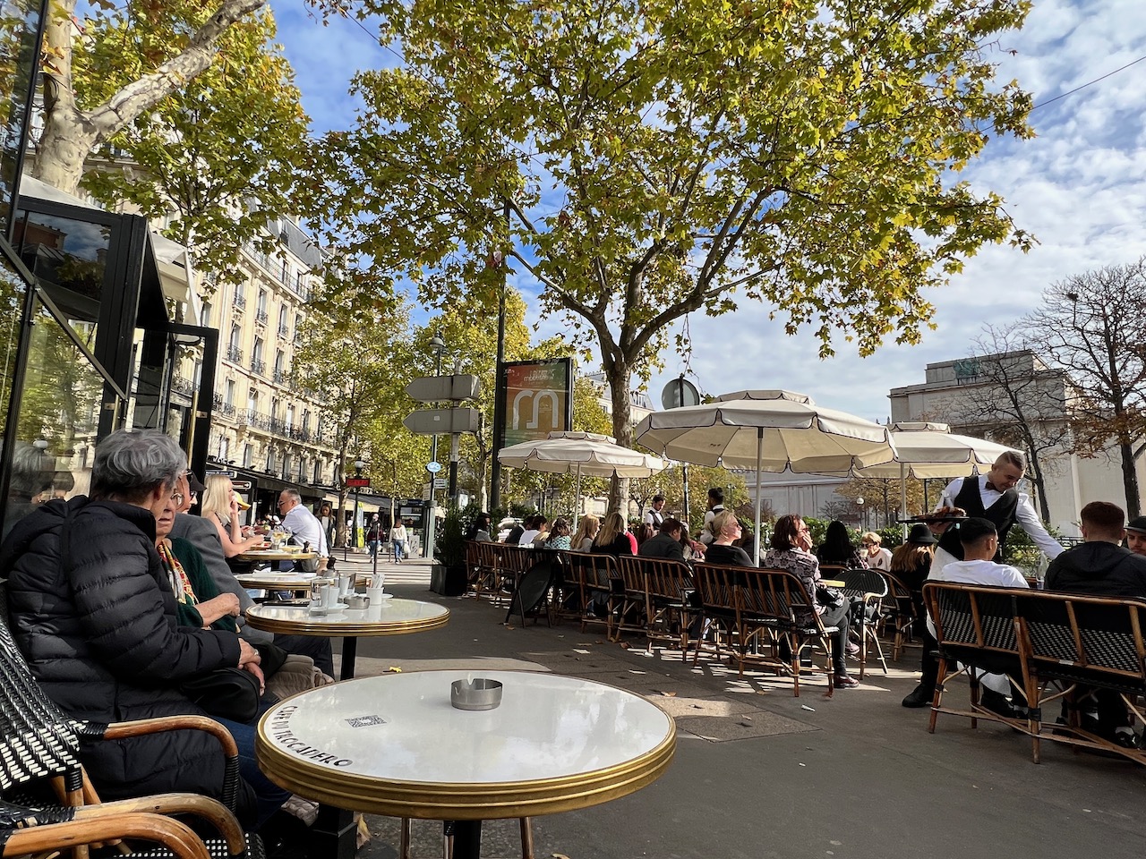 Restaurant Review Café du Trocadéro, Paris, France World Traveller 73