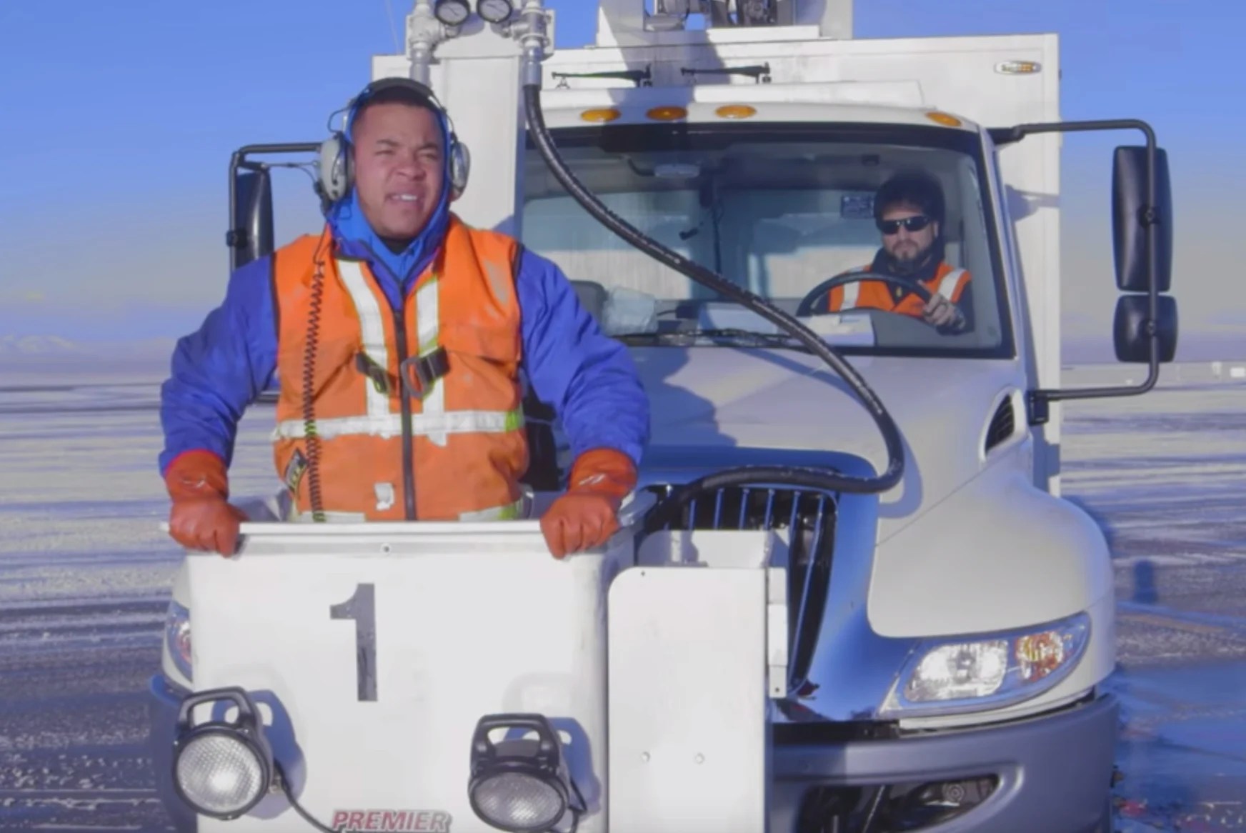 Polar Blast Here's How To DeIce A Plane World War Wings