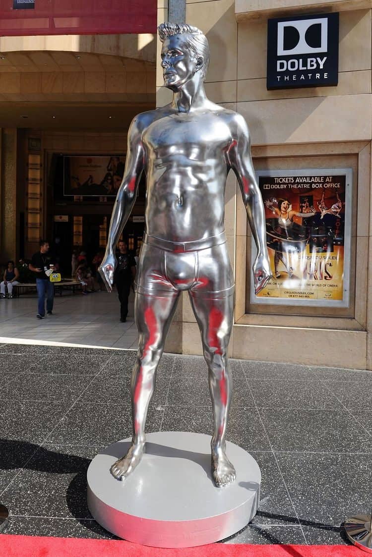 The Worst Celebrity Statues Ever (GALLERY)