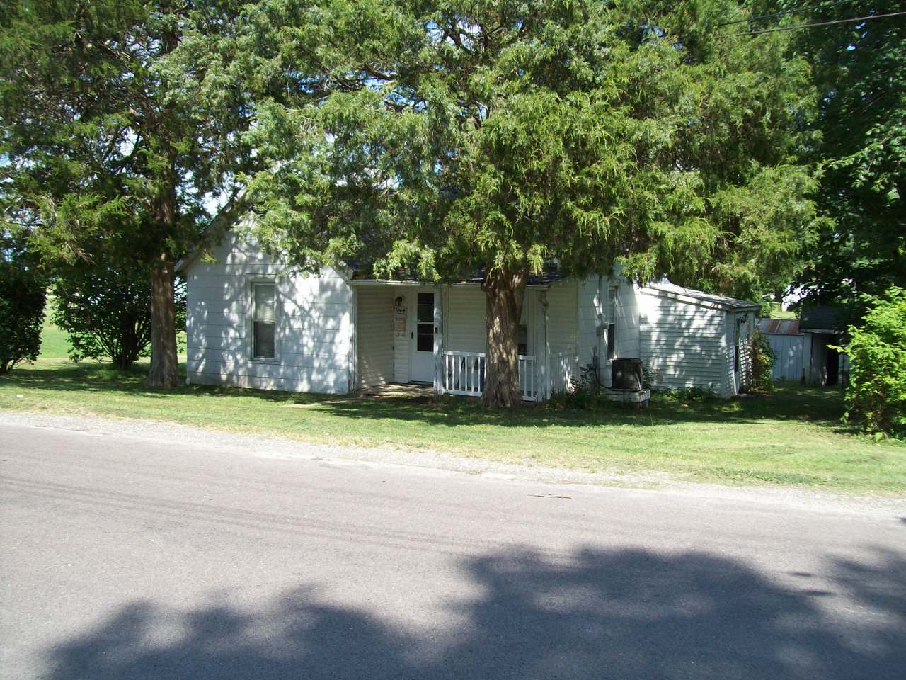 2 Bed/1 Bath Home for Sale · Winchester, IL Worrell Land Services
