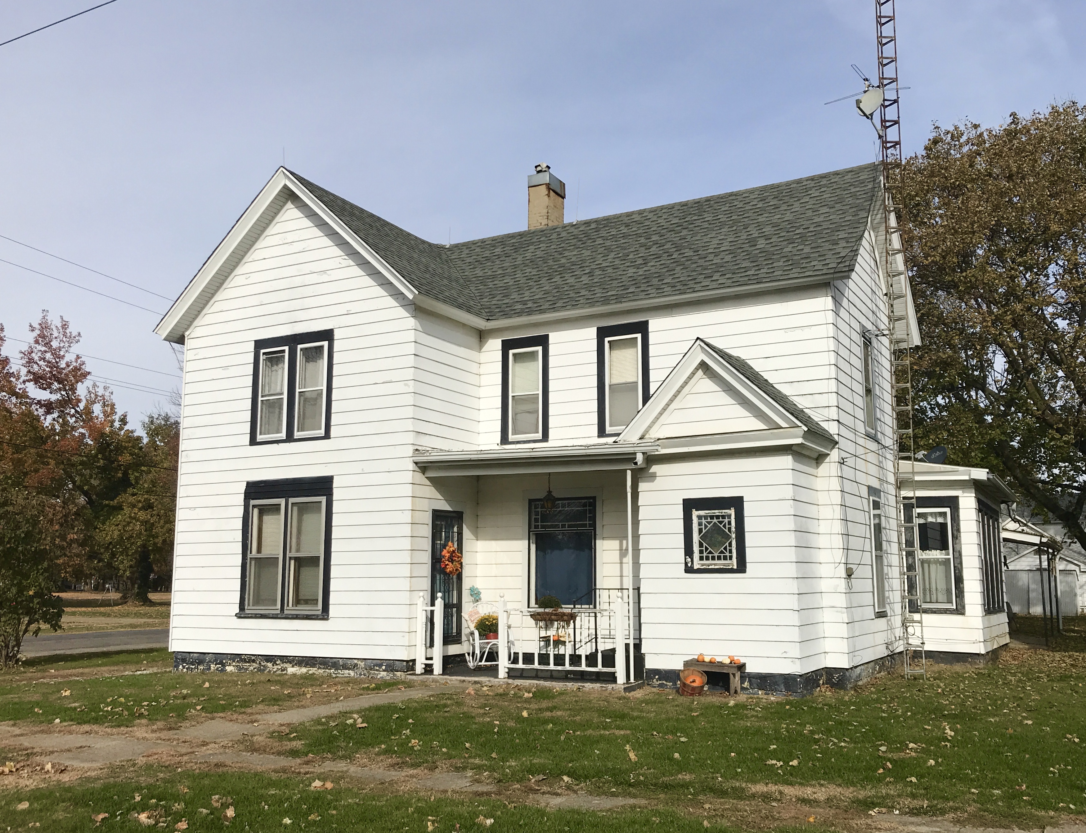 house front 2 Worrell Land Services