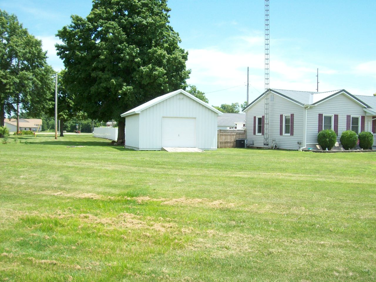 3 Bed/1 Bath Home for Sale · Winchester, IL Worrell Land Services