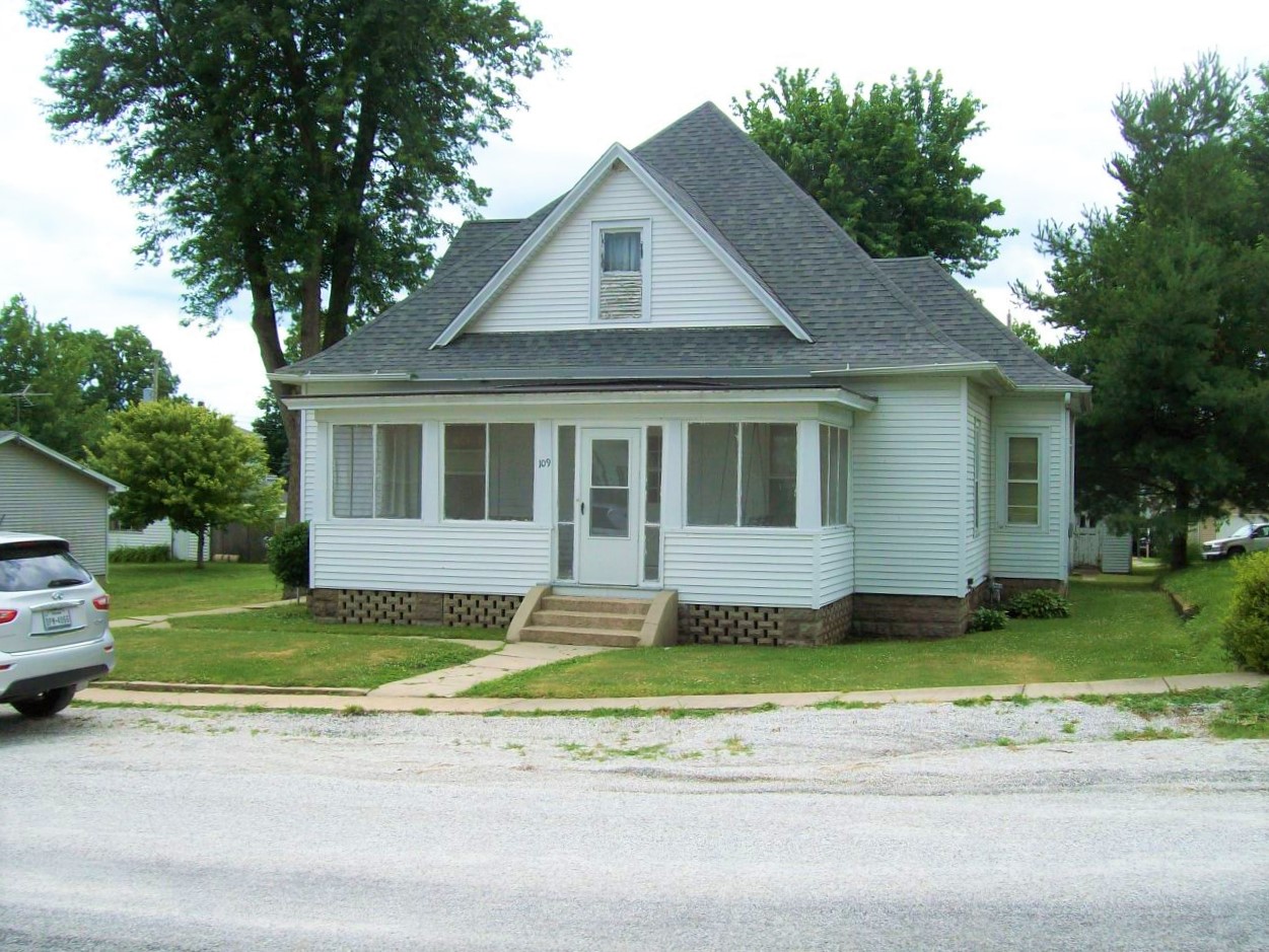 3 Bed/2 Bath Home for Sale · Bluffs, IL Worrell Land Services