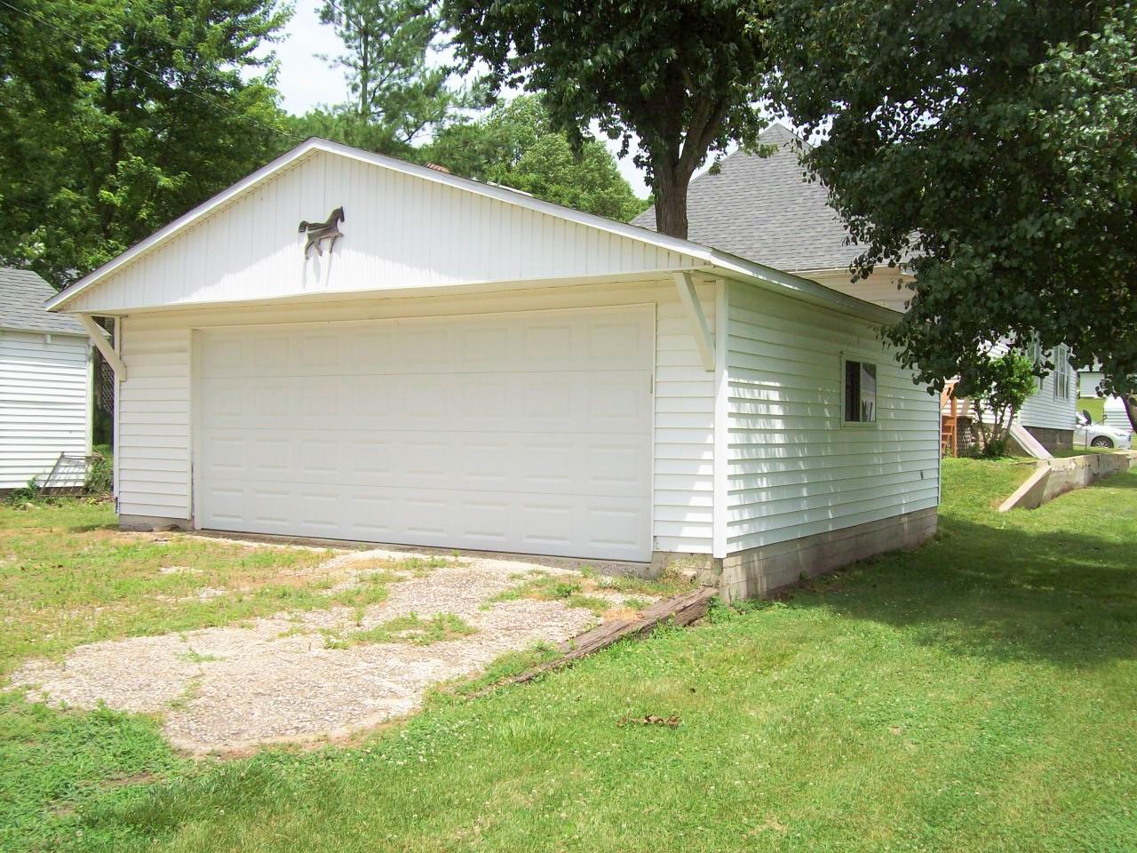 3 Bed/2 Bath Home for Sale · Bluffs, IL Worrell Land Services
