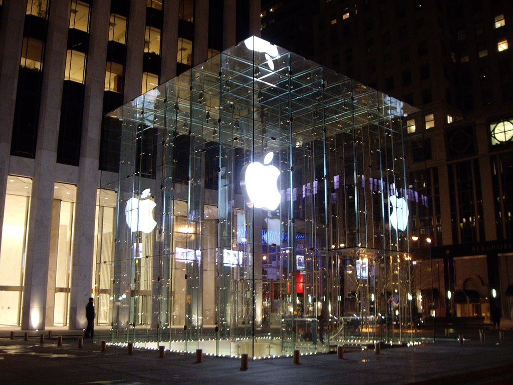 Five of the Most Iconic Apple Stores in the World